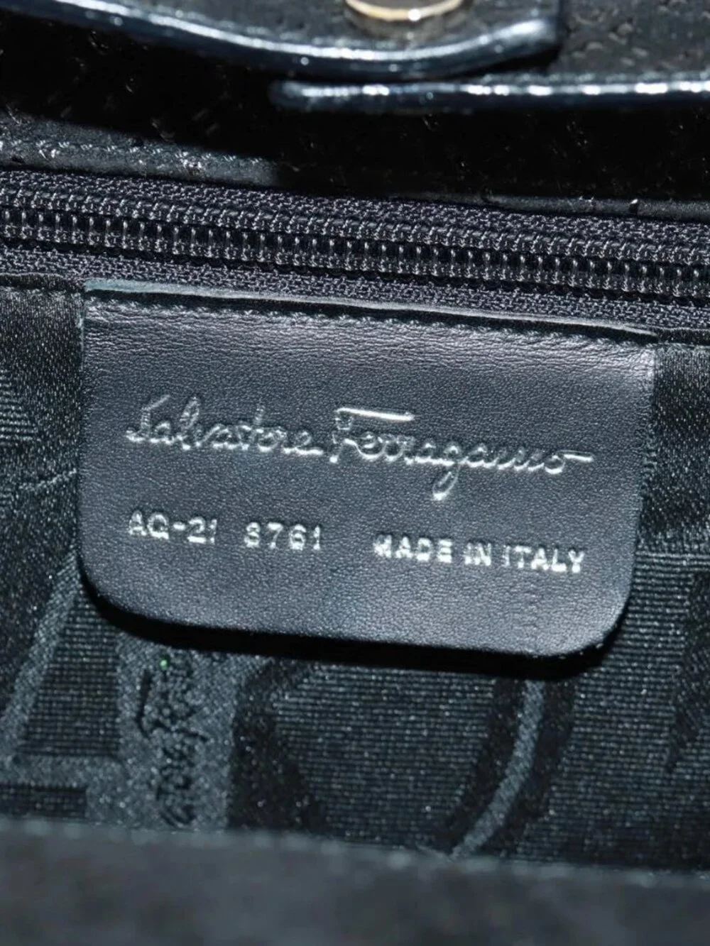 Salvatore Ferragamo Chain Shoulder Bag Suede Black Silver Auth 154248V